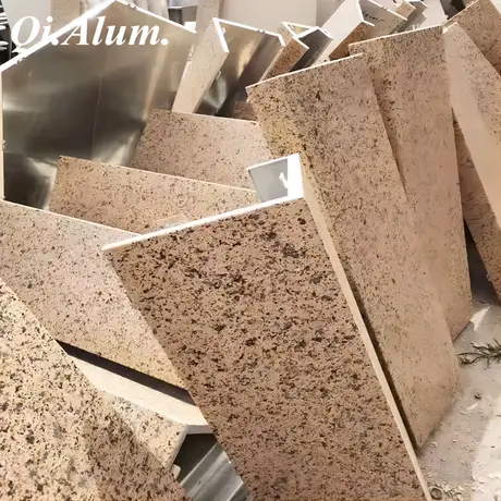 1,5 mm, 2,0 mm, 2,5 mm pour les projets de façades en aluminium, revêtement mural extérieur