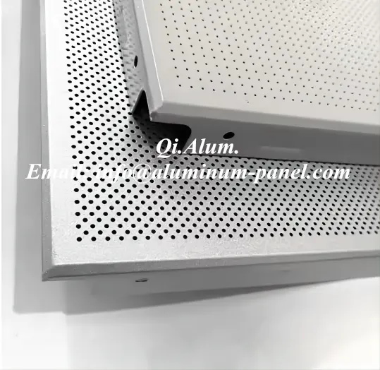 Nouveaux types de plafonds en aluminium pour matériaux de construction — Foshan Qi Aluminum Decorative Materials Co., Ltd