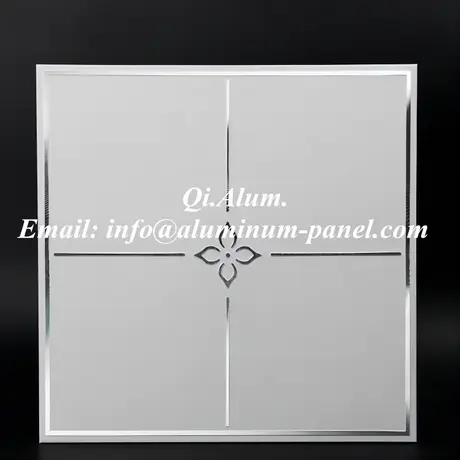 Système de plafond en aluminium à finition bois, plafond suspendu décoratif métallique
