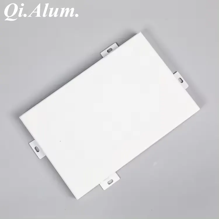 Panneau de façade plat en aluminium pour décoration de bâtiment — Foshan Qi Aluminum Decorative Materials Co. Ltd