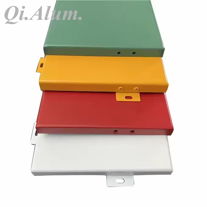 Panneaux pleins en aluminium ignifuges extérieurs, épaisseurs 3 mm, 4 mm, 5 mm — Foshan Qi Aluminum Decorative Materials Co. Ltd