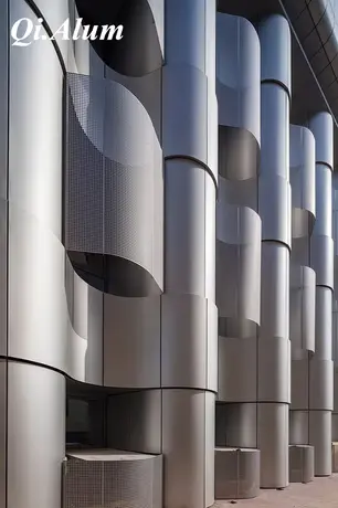 Avantages de la paroi en aluminium par rapport au plafond