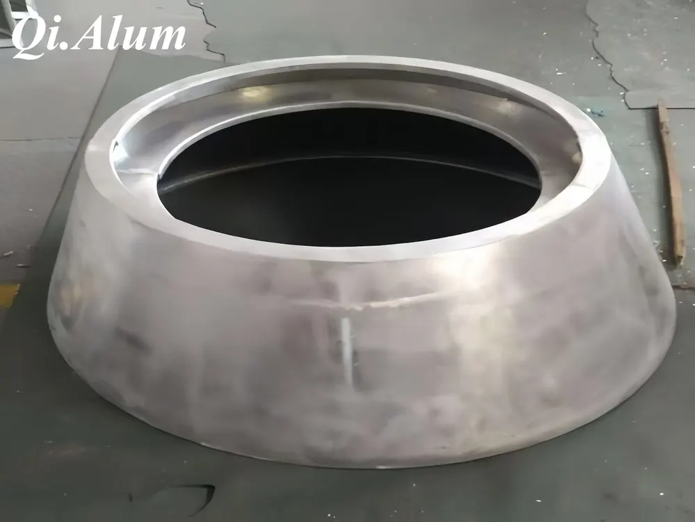 Panneaux en aluminium à double courbure pour architecture — Foshan Qi Aluminum Decorative Materials Co. Ltd