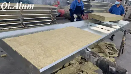 Systèmes de boîtes d'ombre en aluminium : l'avenir des enveloppes de bâtiments à haute performance avec la technologie aluminium rocheuse
