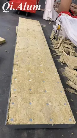 Systèmes de boîte ombre en aluminium : Élever l'architecture moderne grâce à la technologie en roche de laine d'aluminium