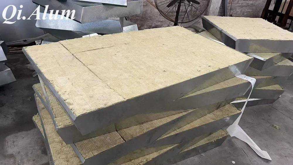 Systèmes de boîte ombre en aluminium : redéfinir l’architecture moderne avec sécurité et innovation — Foshan Qi Aluminum Decorative Materials Co. Ltd