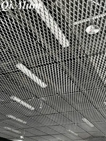 Éclairez vos espaces avec nos plafonds en aluminium de qualité supérieure