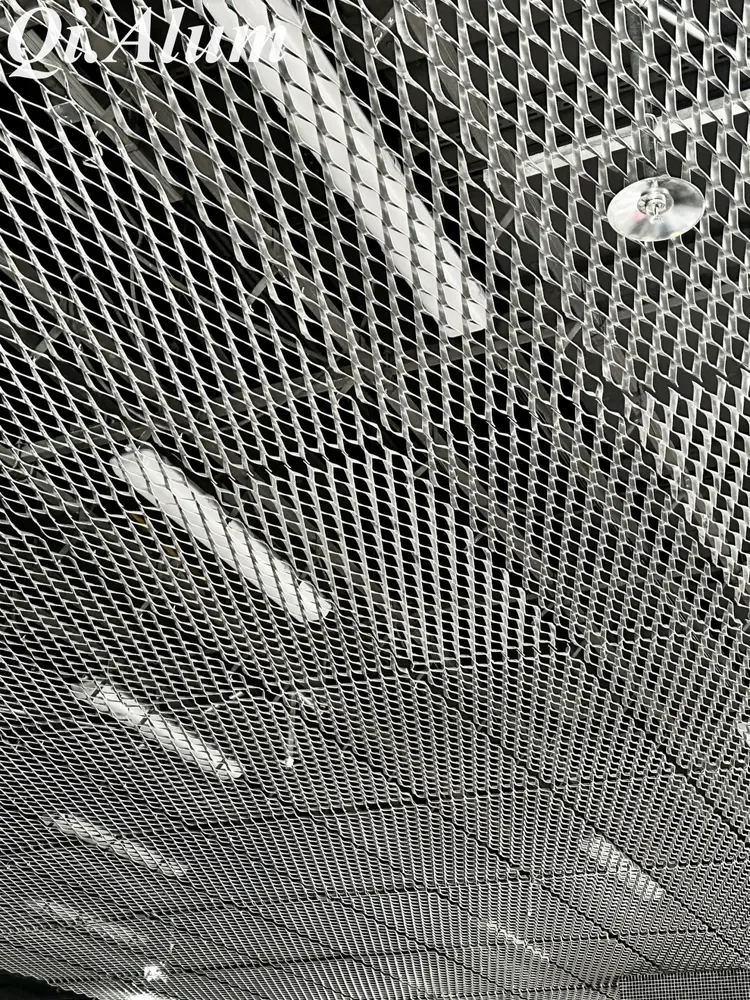 Éclairez vos espaces avec nos plafonds aluminium de qualité supérieure — Foshan Qi Aluminum Decorative Materials Co., Ltd