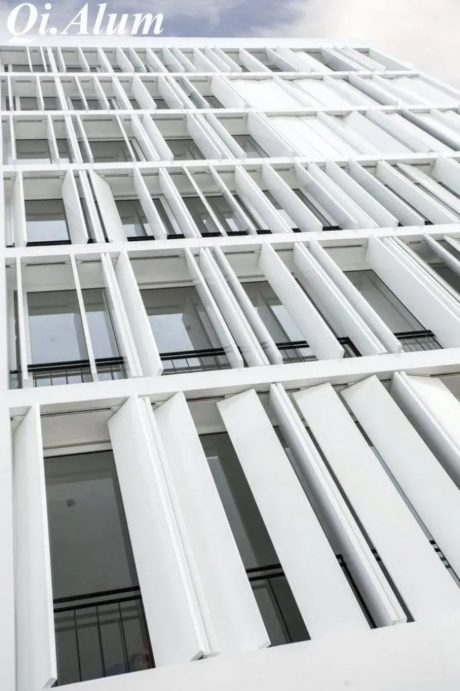 Facades à lames aluminium : le choix intelligent pour l'architecture moderne — Foshan Qi Aluminum Decorative Materials Co. Ltd