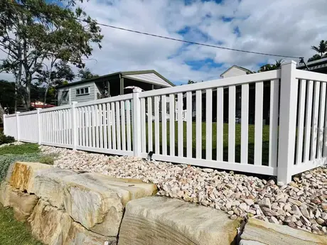 Fabricant de clôture en aluminium personnalisée pour projets résidentiels et commerciaux