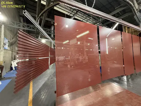 Panneau en aluminium perforé pour façade murale
